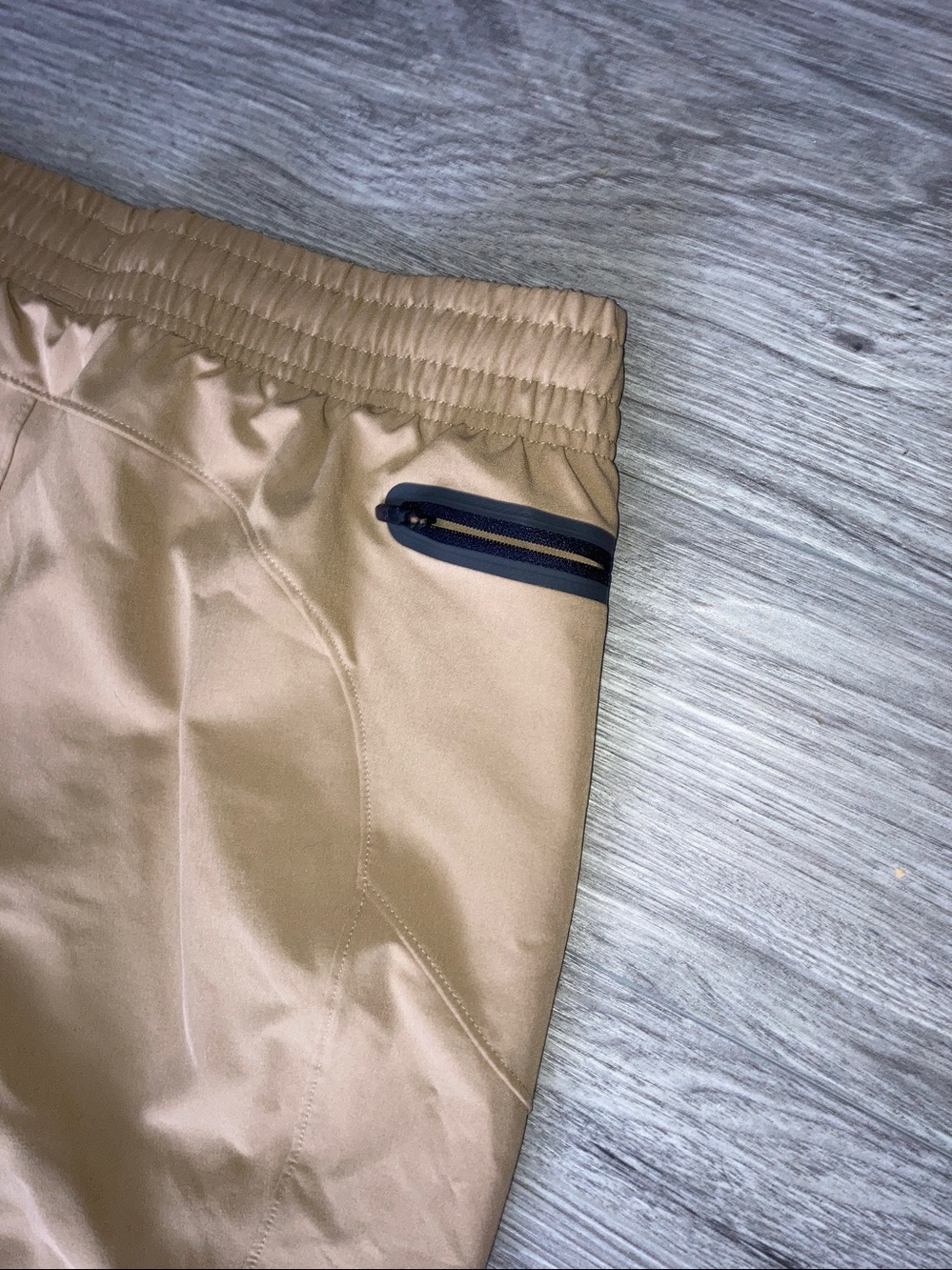 UNDER ARMOUR Unstoppable Beige with Black Accents Jogger Pants Womens Size Large - Picture 8 of 13
